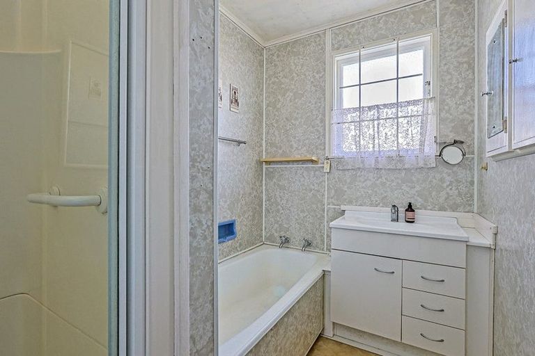 Photo of property in 23 Upham Street, Havelock North, 4130