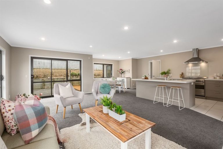 Photo of property in 3 Nelson Avenue, Aotea, Porirua, 5024