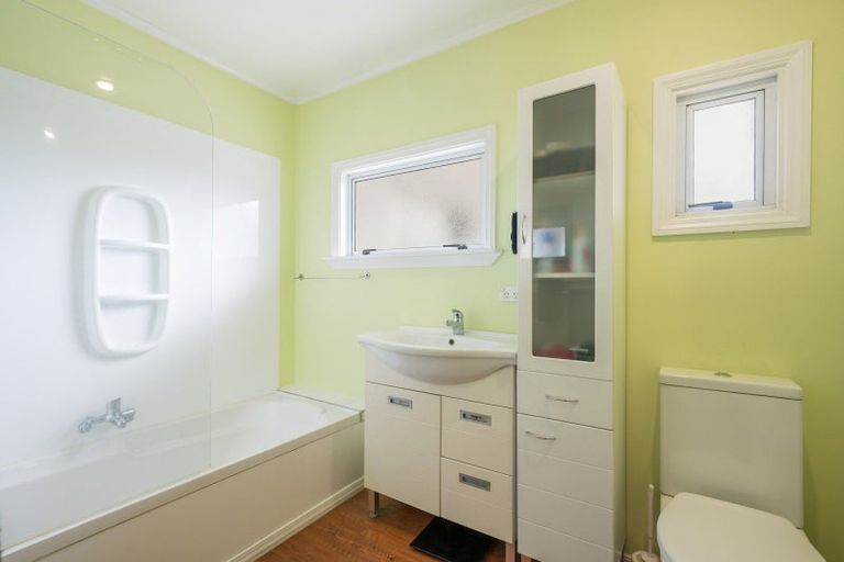 Photo of property in 32 Tennyson Crescent, Stoke, Nelson, 7011