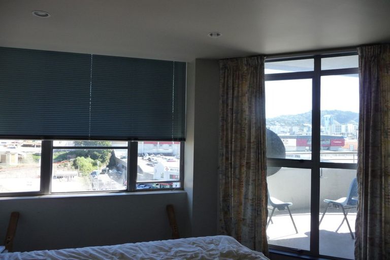 Photo of property in Grandstand Apartments, 11/80 Kent Terrace, Mount Victoria, Wellington, 6011