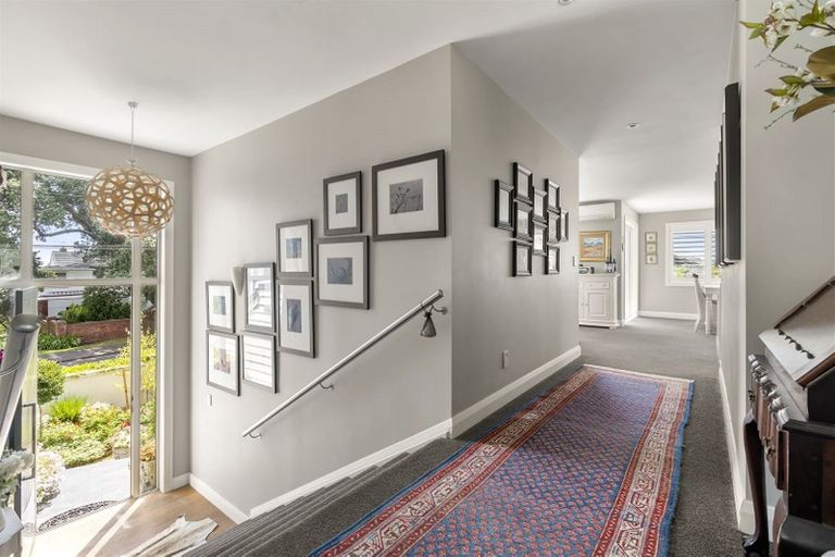 Photo of property in 1 Seacliffe Avenue, Belmont, Auckland, 0622