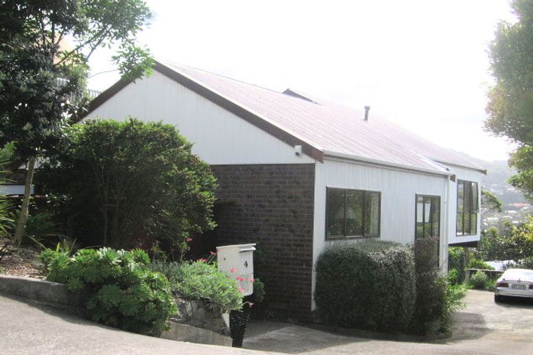 Photo of property in 4 Cassis Place, Crofton Downs, Wellington, 6035