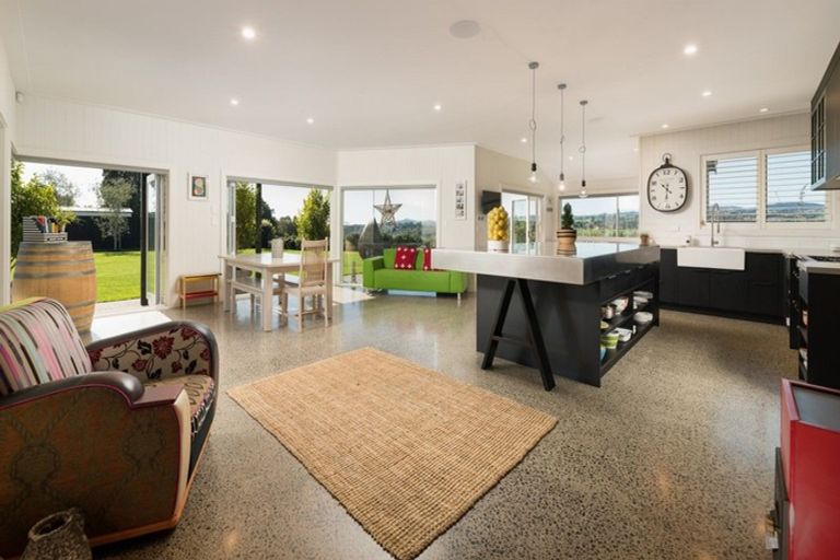 Photo of property in 28 Hanlow Place, Pyes Pa, Tauranga, 3112