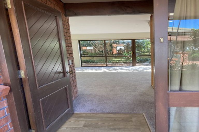 Photo of property in 136 Karori Road, Karori, Wellington, 6012