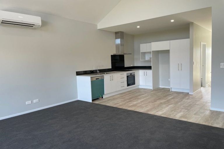 Photo of property in 3 Kopua Place, Whitby, Porirua, 5024