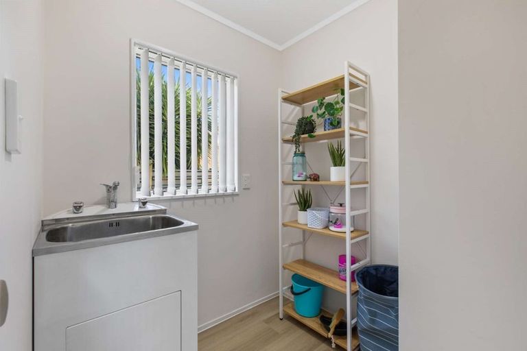 Photo of property in 48 Hamilton Drive, Waiuku, 2123