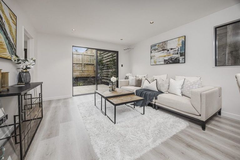 Photo of property in 9 Glenside Avenue, Pakuranga, Auckland, 2010