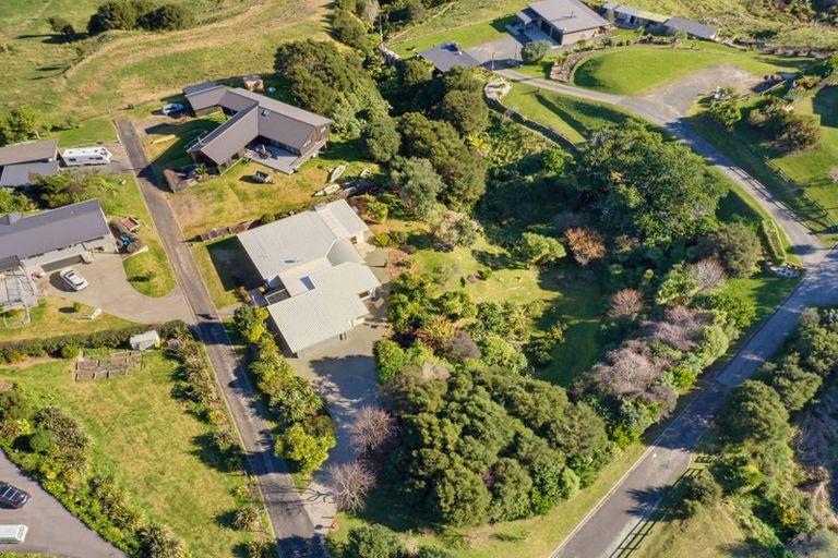 Photo of property in 9 Ohuka Place, Whitianga, 3510