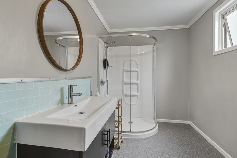 Photo of property in 8 Helensbrook Road, Milton, 9220