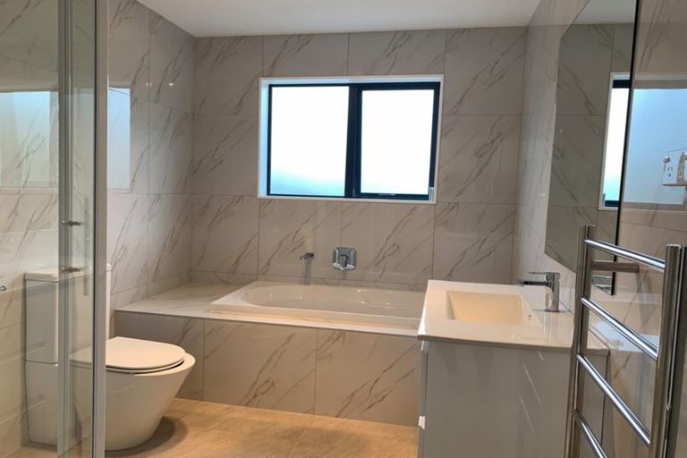 Photo of property in 6a Wiriana Place, Stanmore Bay, Whangaparaoa, 0932