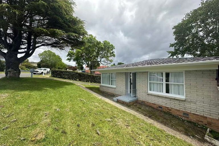 Photo of property in 1/16 Diana Drive, Glenfield, Auckland, 0627