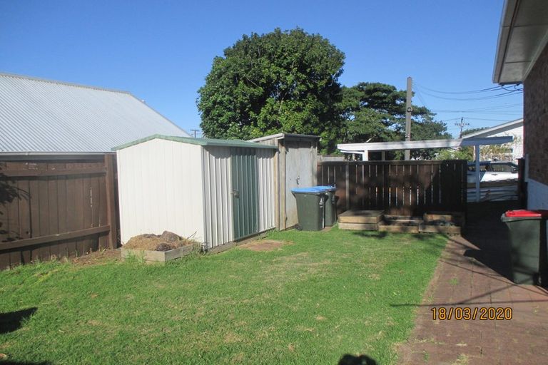 Photo of property in 1/3a Huapai Street, Onehunga, Auckland, 1061