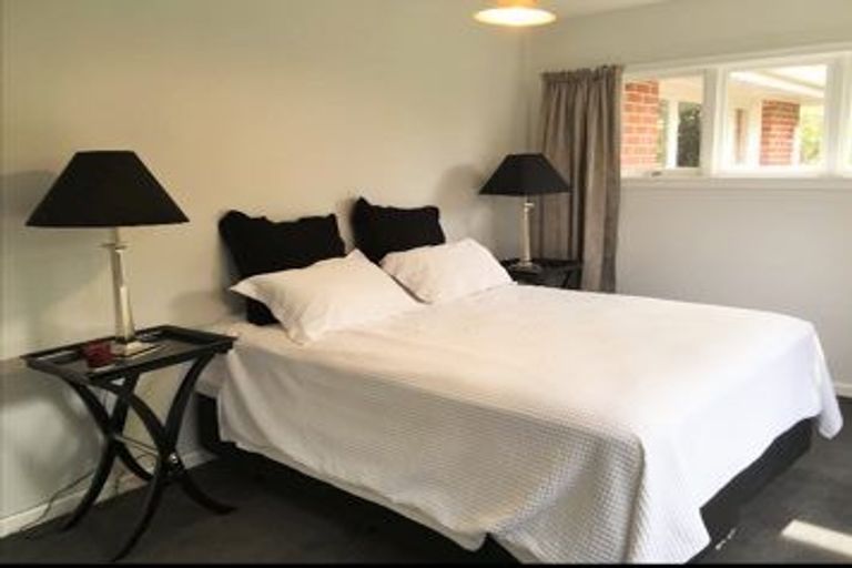 Photo of property in 9 Hampton Place, Burnside, Christchurch, 8053