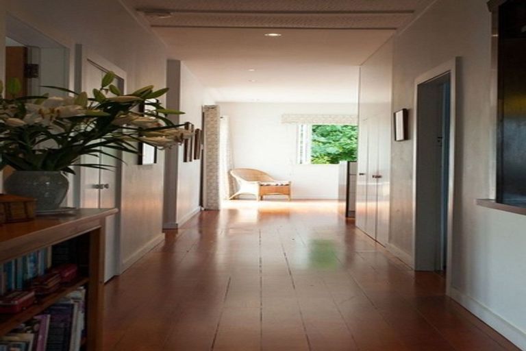 Photo of property in 19 Walmer Road, Point Chevalier, Auckland, 1022