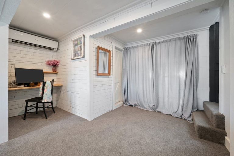 Photo of property in 2a Ripon Street, Lyttelton, 8082