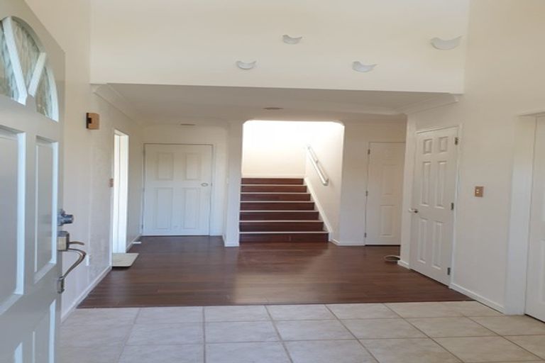 Photo of property in 47 Lagoon Way, West Harbour, Auckland, 0618