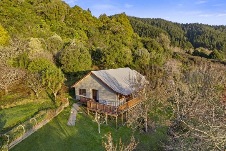 Photo of property in 35 Emerald Hills Road, Koputaroa, Levin, 5571