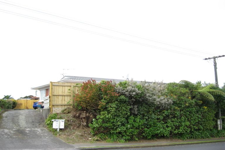 Photo of property in 1/15 Baring Terrace, Strandon, New Plymouth, 4312