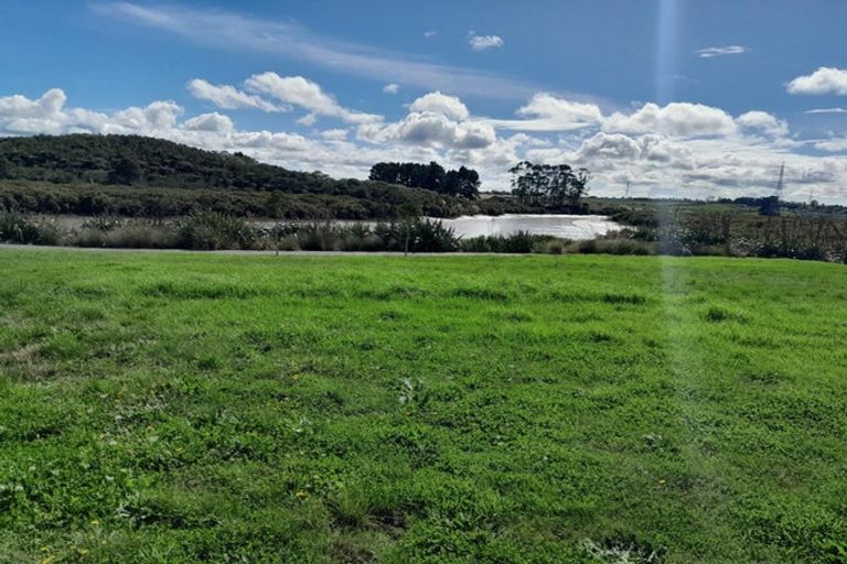 Photo of property in 90 Kahui Parade, Karaka, Papakura, 2113