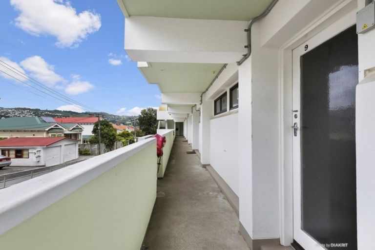Photo of property in 9/4 Claremont Grove, Mount Victoria, Wellington, 6011