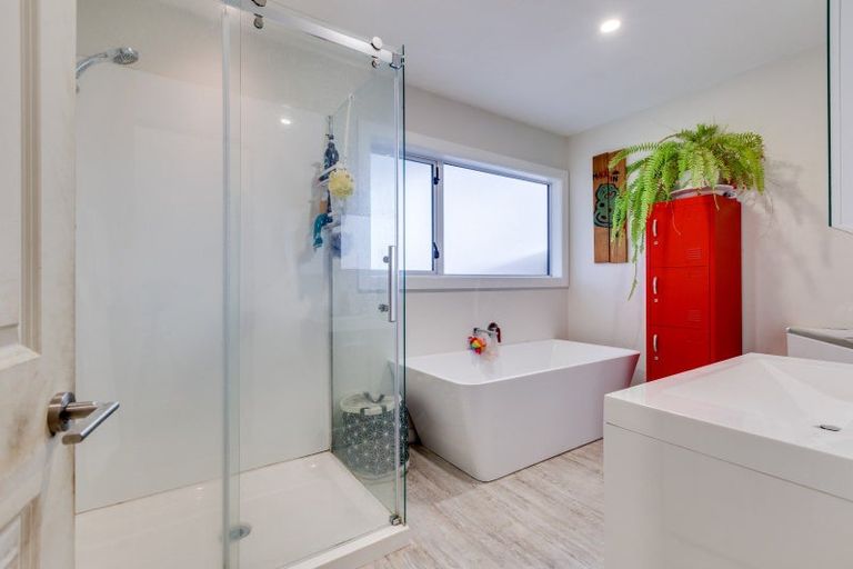 Photo of property in 24 Tararua Street, Pahiatua, 4910