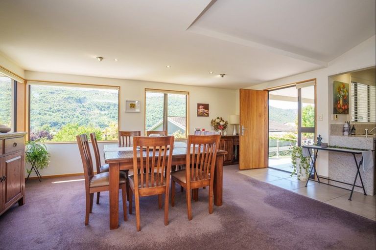 Photo of property in 22 Hood Crescent, Arrowtown, 9302