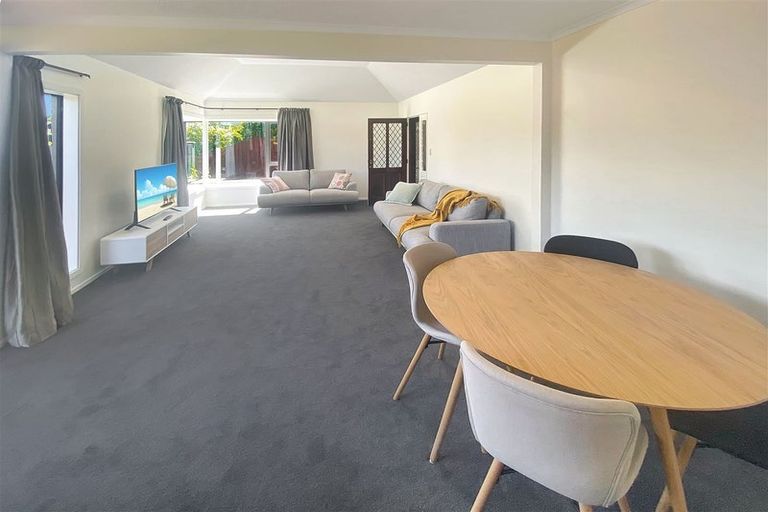 Photo of property in 1/50 Ambleside Drive, Burnside, Christchurch, 8053