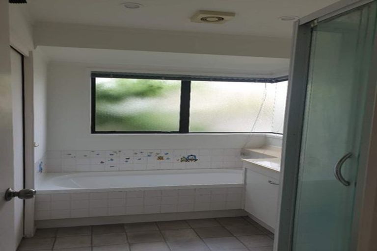 Photo of property in 2/60 Orangewood Drive, Northpark, Auckland, 2013