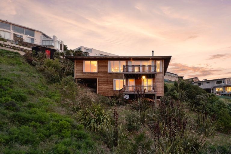 Photo of property in 5 Rifleman Lane, Redcliffs, Christchurch, 8081