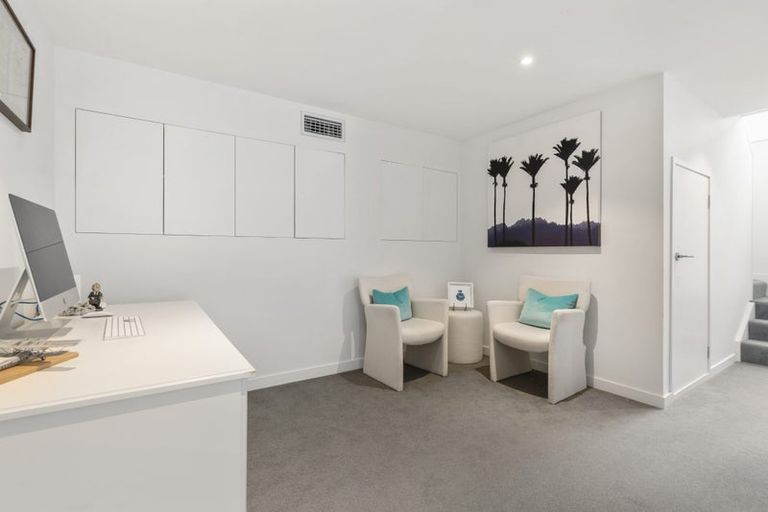 Photo of property in 1/467 Beach Road, Murrays Bay, Auckland, 0630