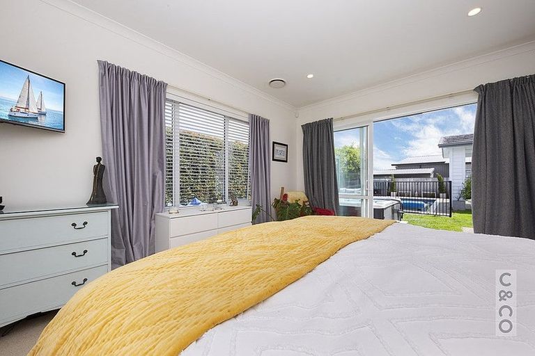 Photo of property in 14 Floyd Road, Riverhead, 0820