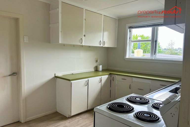 Photo of property in 1/12 Holiday Road, Stanmore Bay, Whangaparaoa, 0932