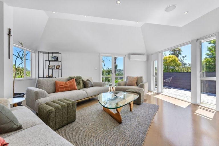 Photo of property in 2/20 Gulf View Road, Murrays Bay, Auckland, 0630