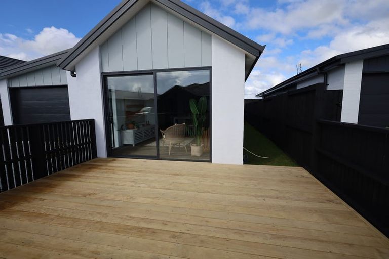 Photo of property in 10 Julie Lane, Papamoa, 3118