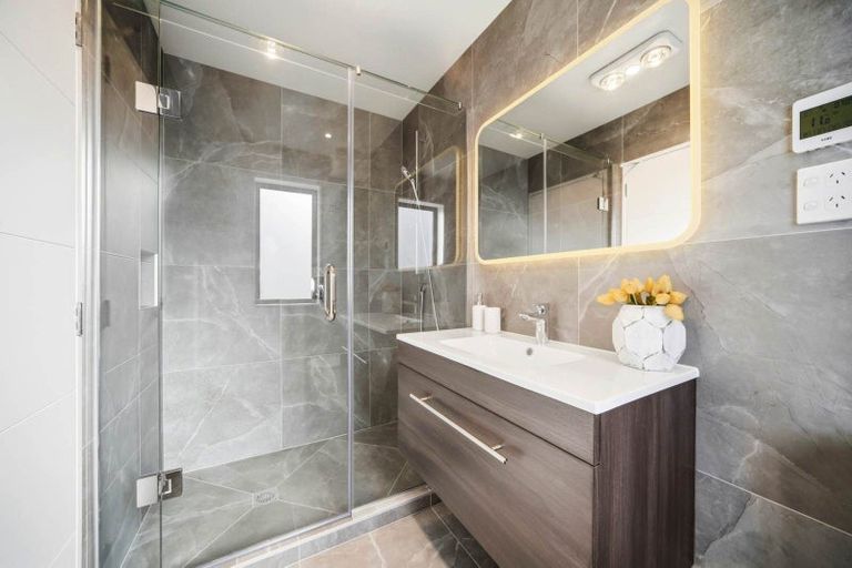 Photo of property in 35b Toroa Street, Torbay, Auckland, 0630