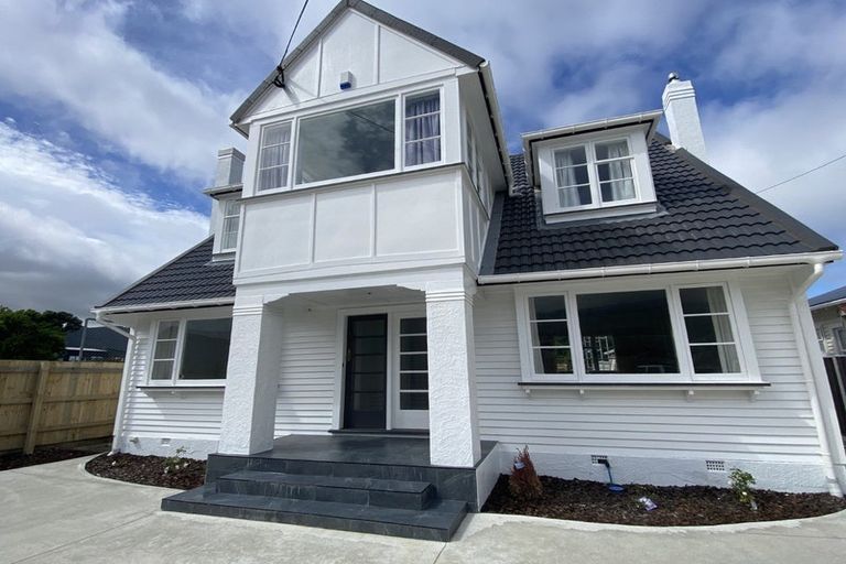 Photo of property in 24 Raroa Road, Hutt Central, Lower Hutt, 5010