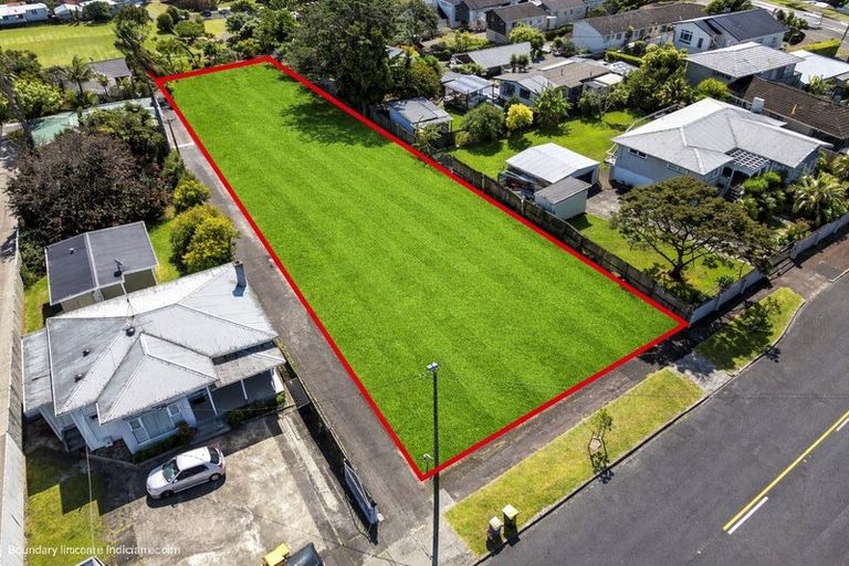 Photo of property in 1 Pleasant Road, Glen Eden, Auckland, 0602
