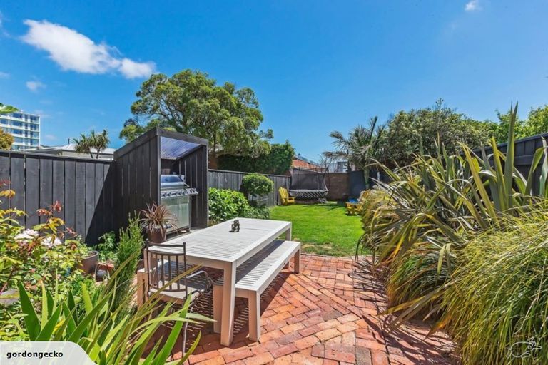 Photo of property in 19 Roy Street, Newtown, Wellington, 6021