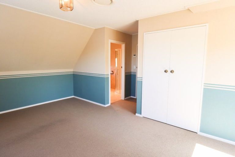 Photo of property in 18 Churchill Avenue, Hokowhitu, Palmerston North, 4410