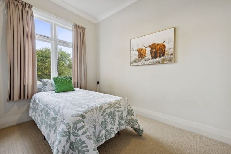 Photo of property in 13 Athol Place, Ravensbourne, Dunedin, 9022