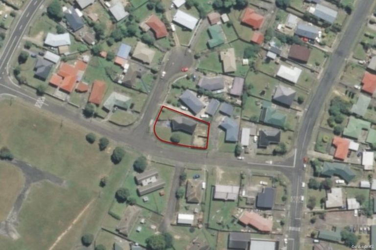 Photo of property in 9 Falcon Street, Cannons Creek, Porirua, 5024