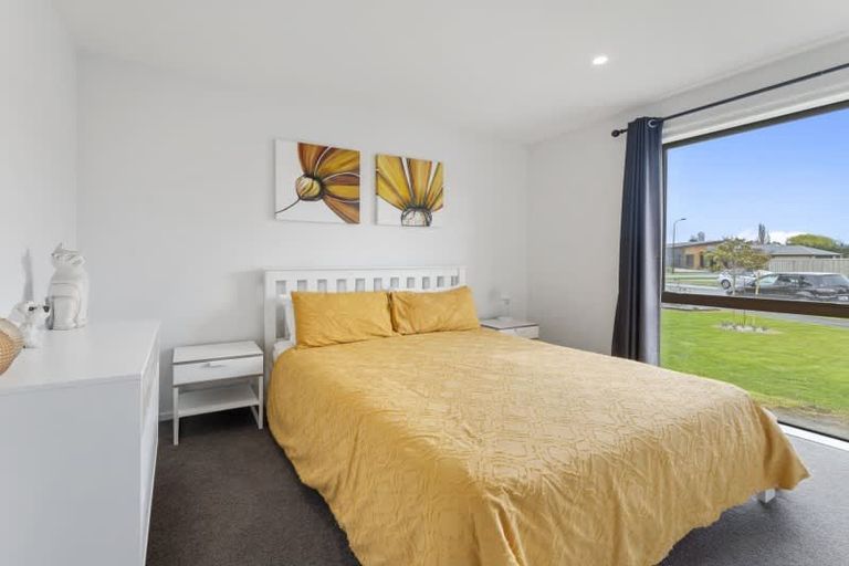 Photo of property in 4 Fearne Drive, Woodend, 7610