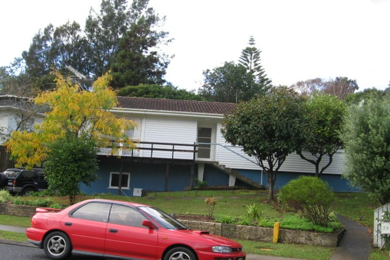 Photo of property in 23 Robbies Road, Shelly Park, Auckland, 2014