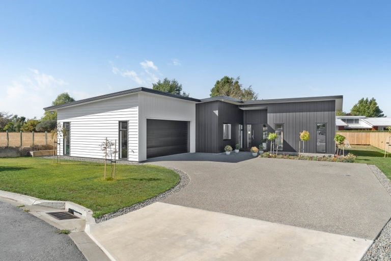 Photo of property in 21 Coralie Place, Lansdowne, Masterton, 5810
