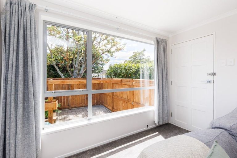 Photo of property in 2 Capri Place, Awapuni, Palmerston North, 4412