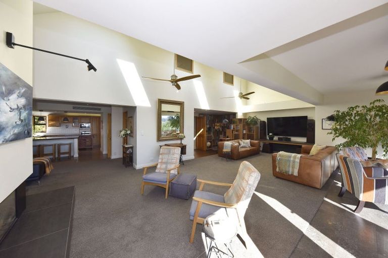Photo of property in 12 Overdale Drive, Cashmere, Christchurch, 8022