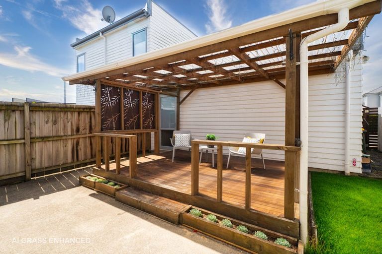 Photo of property in 47 Hollowout Street, Takanini, 2112