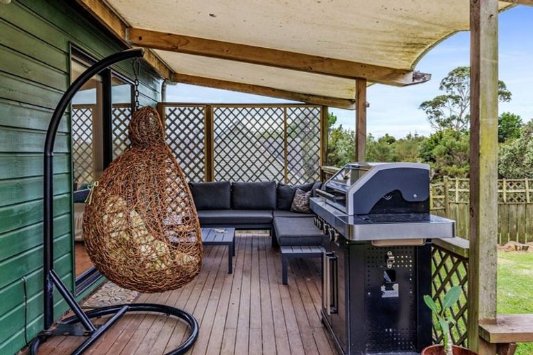 Photo of property in 11 Falls View Road, Haruru, 0204