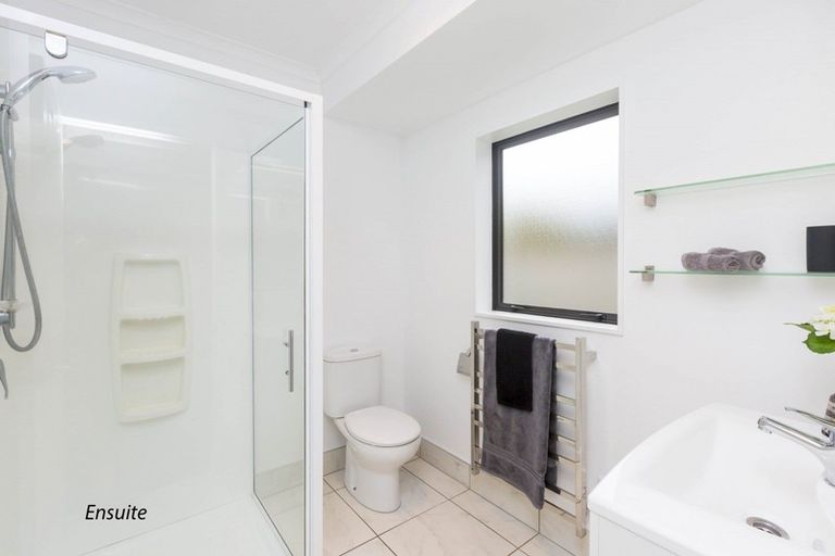 Photo of property in 58 King Charles Drive, Kingsley Heights, Upper Hutt, 5018