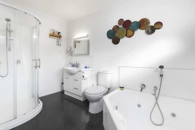 Photo of property in 19 Glendale Drive, Dinsdale, Hamilton, 3204